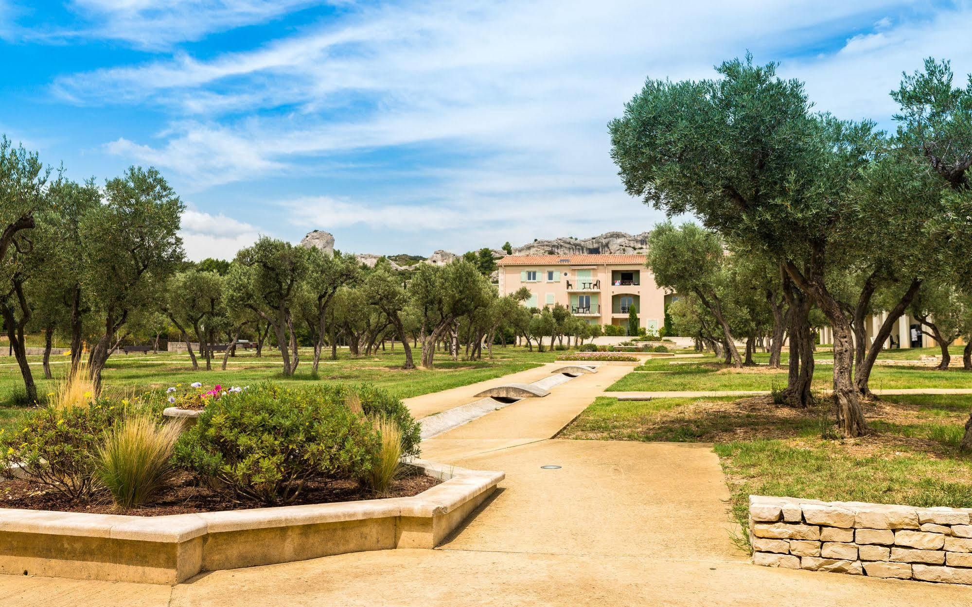 Lagrange Vacances Le Domaine De Bourgeac Paradou Exterior foto